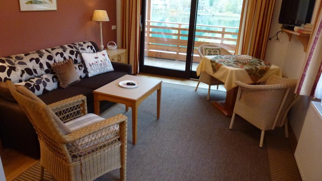 Hotel Carinthia Weissensee Zimmer foto