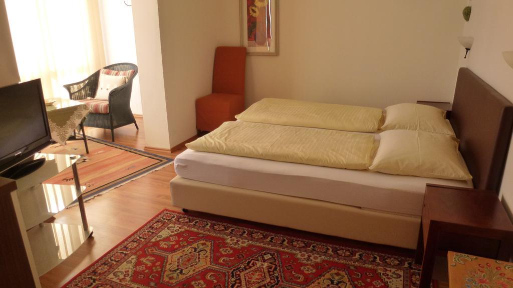 Hotel Carinthia Weissensee Zimmer foto